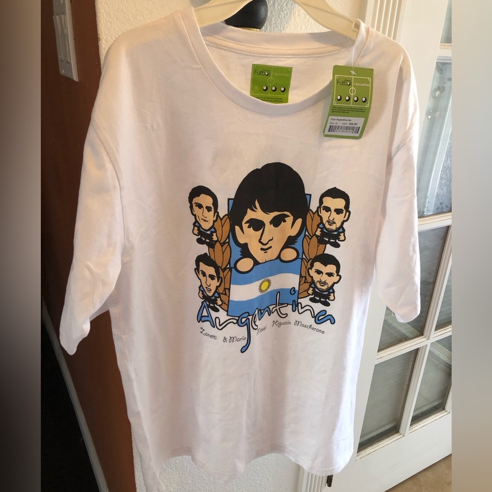 Men’s Trend Futbol Argentina￼ Art Soccer Futbol Tee. Size XL